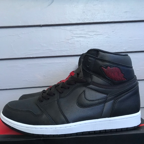 Air Jordan retro 1 OG - Picture 2 of 4